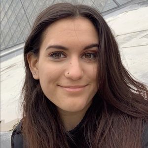 Meet your Posher, Olivia